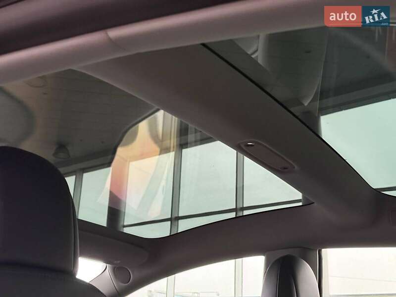 Седан Tesla Model 3 2019 в Одессе