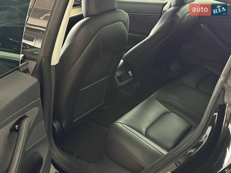 Седан Tesla Model 3 2019 в Одессе