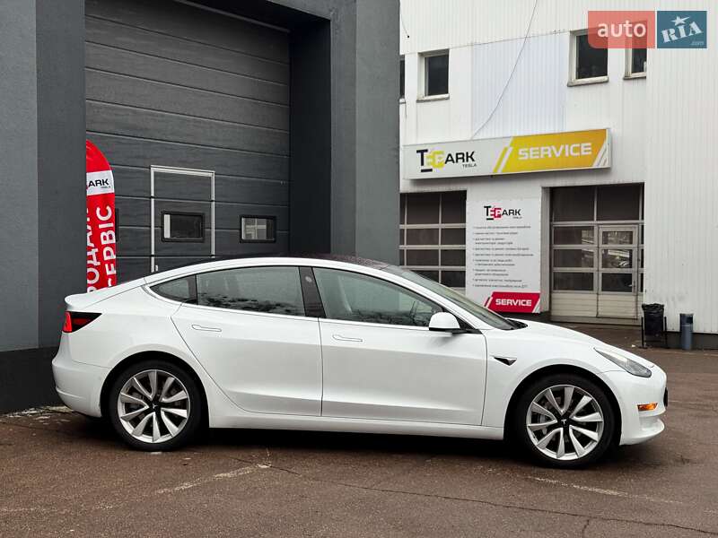 Седан Tesla Model 3 2018 в Киеве