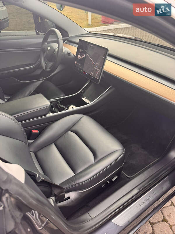 Седан Tesla Model 3 2020 в Львові фото 17 Седан Tesla Model 3 2020 в Львові