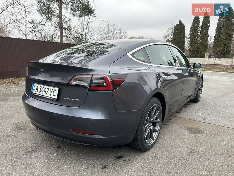 Седан Tesla Model 3 2019 в Киеве