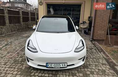 Седан Tesla Model 3 2020 в Черновцах