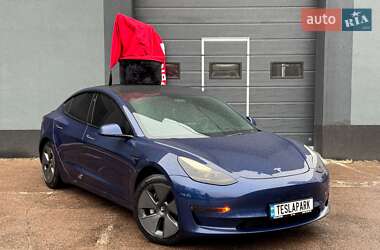 Седан Tesla Model 3 2021 в Киеве