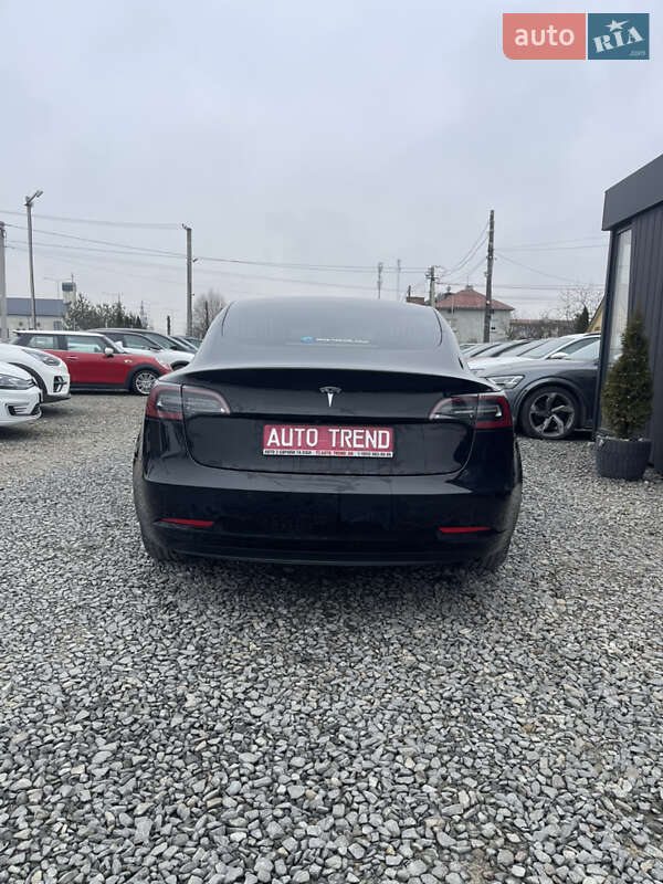 Седан Tesla Model 3 2019 в Львове