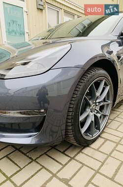 Седан Tesla Model 3 2023 в Одессе