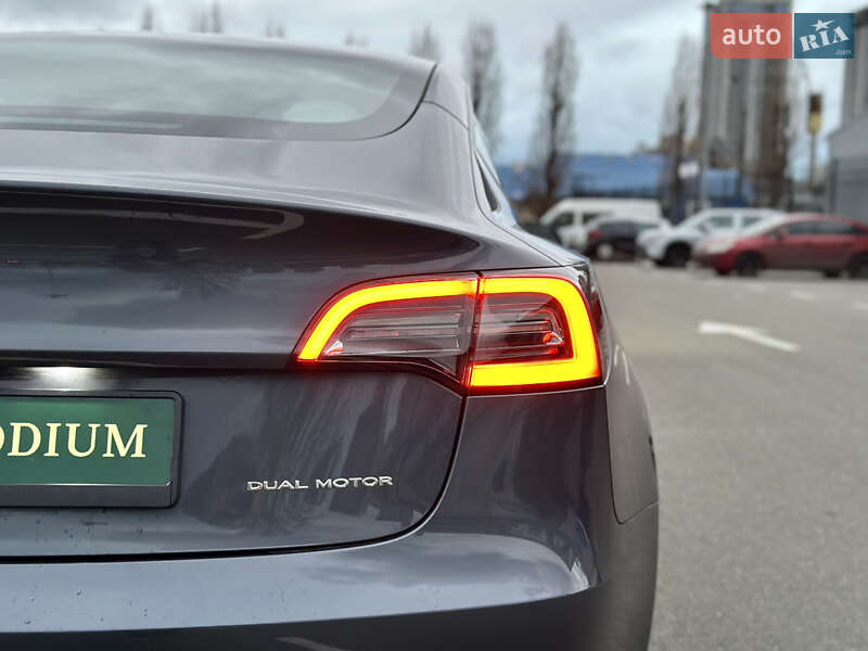 Седан Tesla Model 3 2023 в Киеве