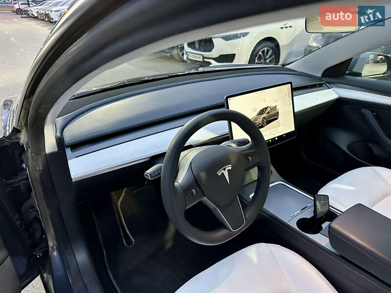 Седан Tesla Model 3 2023 в Киеве
