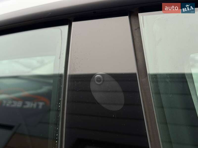 Седан Tesla Model 3 2021 в Ровно