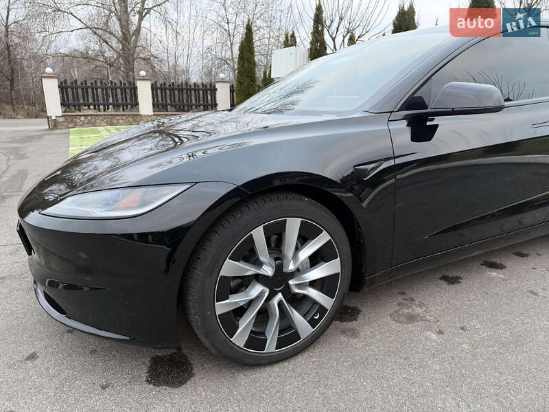 Седан Tesla Model 3 2024 в Киеве
