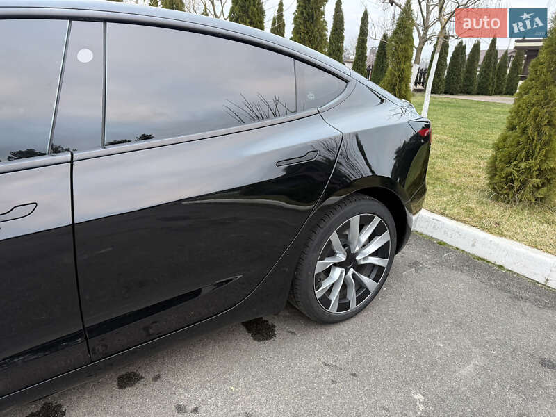 Седан Tesla Model 3 2024 в Киеве