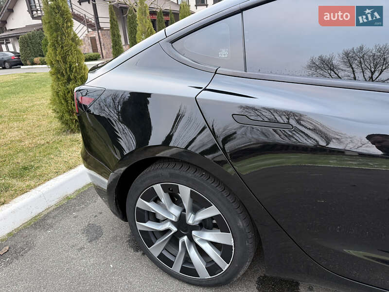 Седан Tesla Model 3 2024 в Киеве