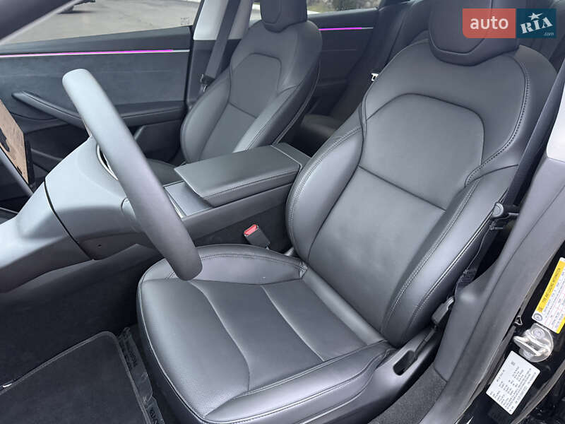 Седан Tesla Model 3 2024 в Киеве