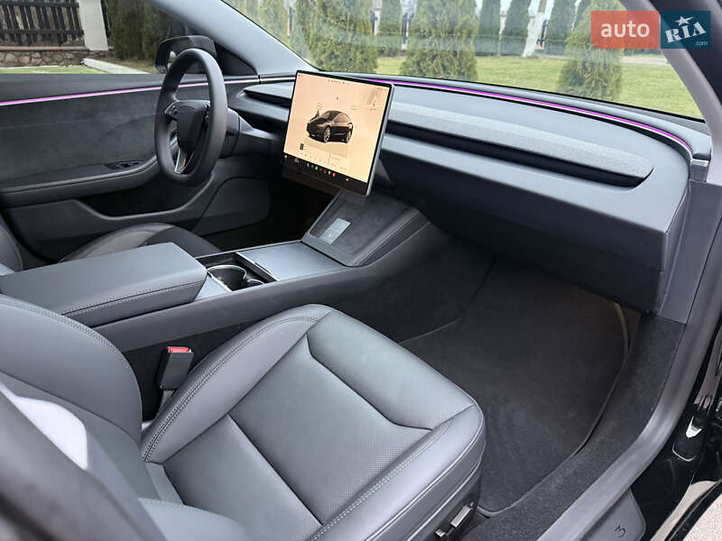 Седан Tesla Model 3 2024 в Киеве