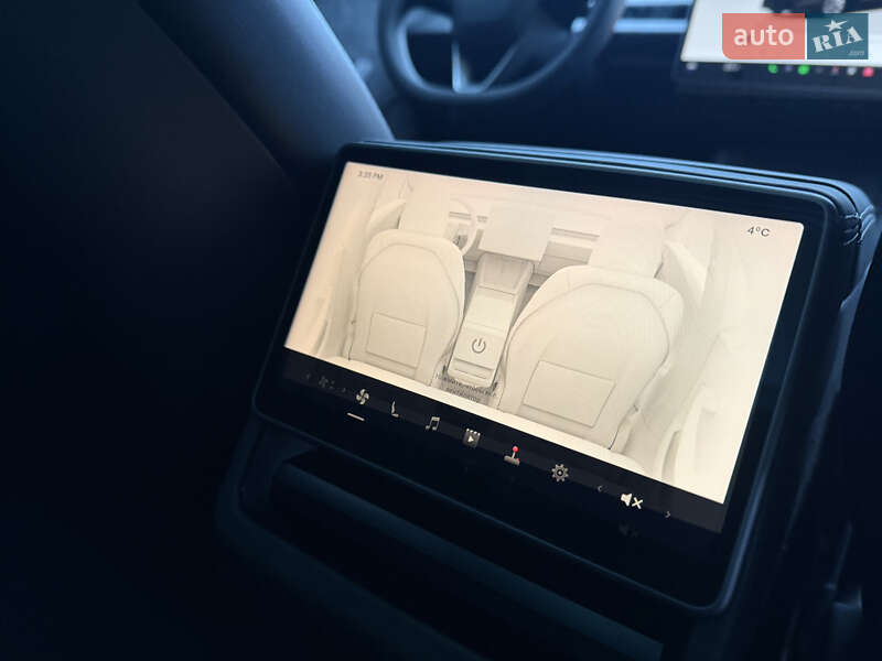 Седан Tesla Model 3 2024 в Киеве