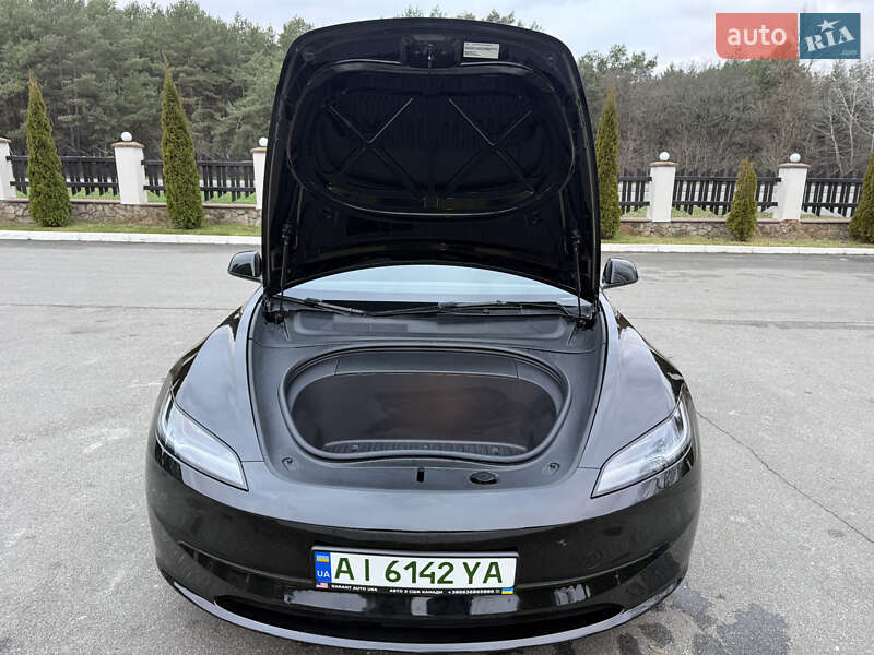 Седан Tesla Model 3 2024 в Киеве