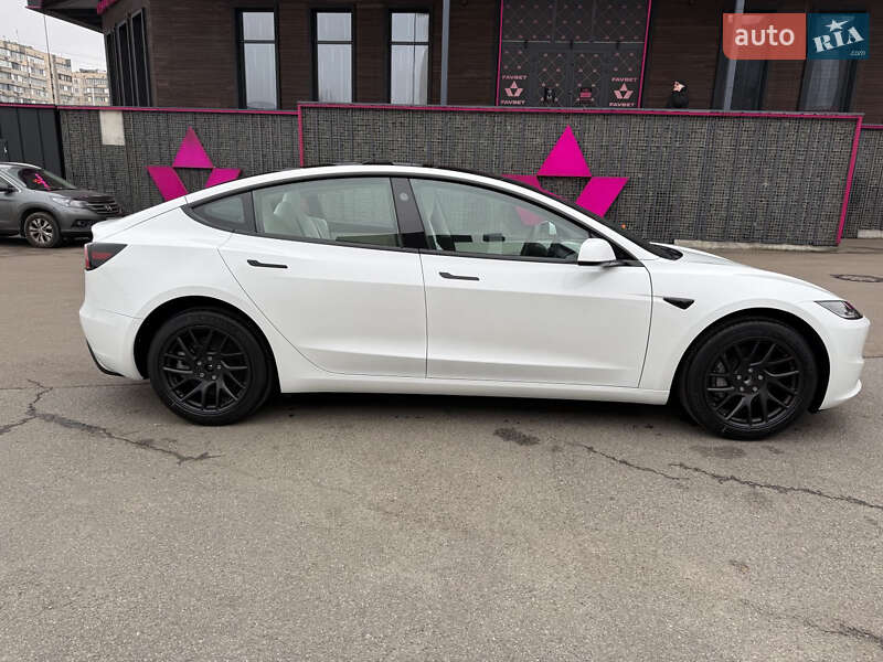 Седан Tesla Model 3 2024 в Киеве фото 18 Седан Tesla Model 3 2024 в Киеве