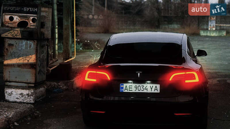 Седан Tesla Model 3 2018 в Кривом Роге