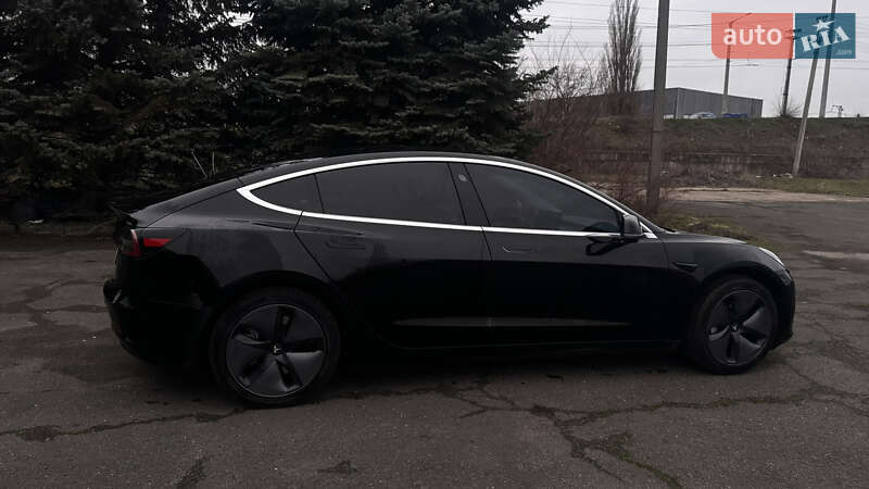 Седан Tesla Model 3 2018 в Кривом Роге