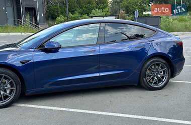 Седан Tesla Model 3 2022 в Києві