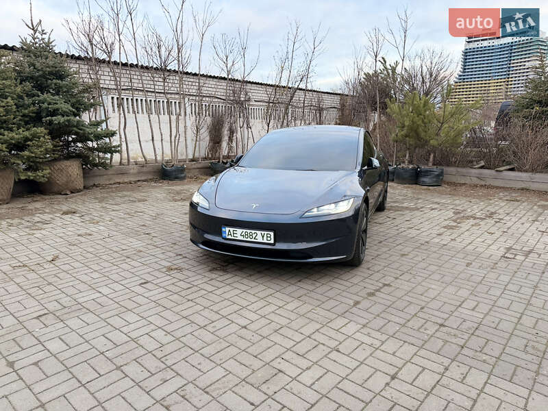 Седан Tesla Model 3 2024 в Днепре
