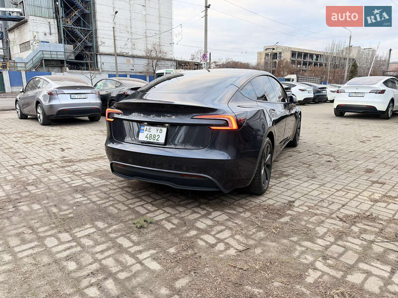 Седан Tesla Model 3 2024 в Днепре