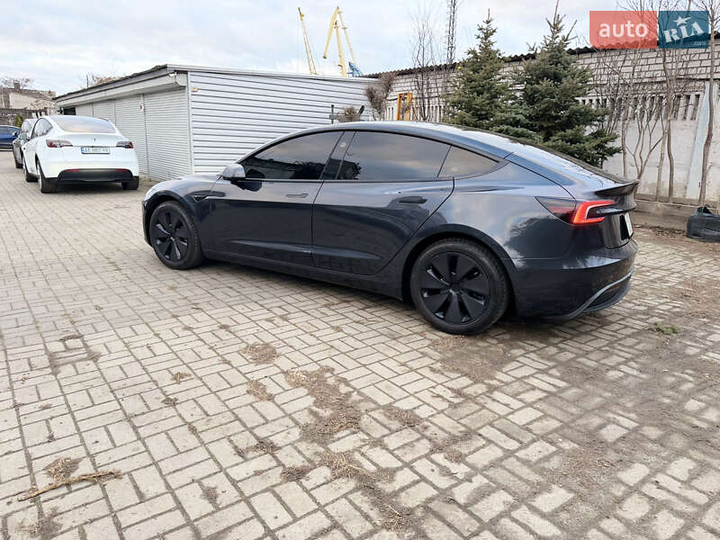 Седан Tesla Model 3 2024 в Днепре
