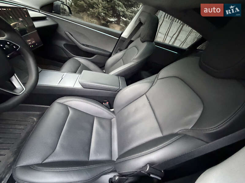 Седан Tesla Model 3 2024 в Днепре