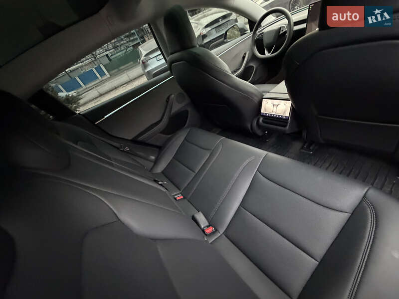 Седан Tesla Model 3 2024 в Днепре