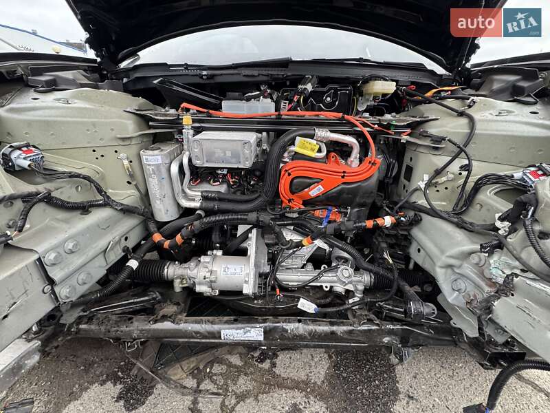 Седан Tesla Model 3 2025 в Сарнах