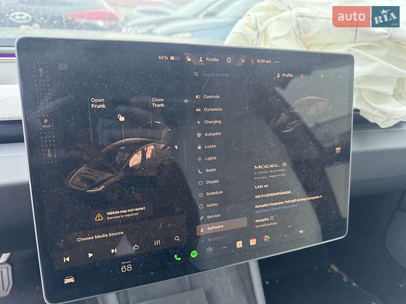 Седан Tesla Model 3 2025 в Сарнах