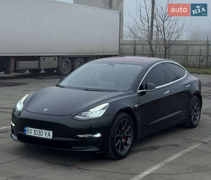 Седан Tesla Model 3 2019 в Чернівцях фото 2 Седан Tesla Model 3 2019 в Чернівцях
