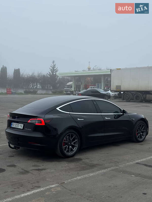 Седан Tesla Model 3 2019 в Чернівцях фото 5 Седан Tesla Model 3 2019 в Чернівцях