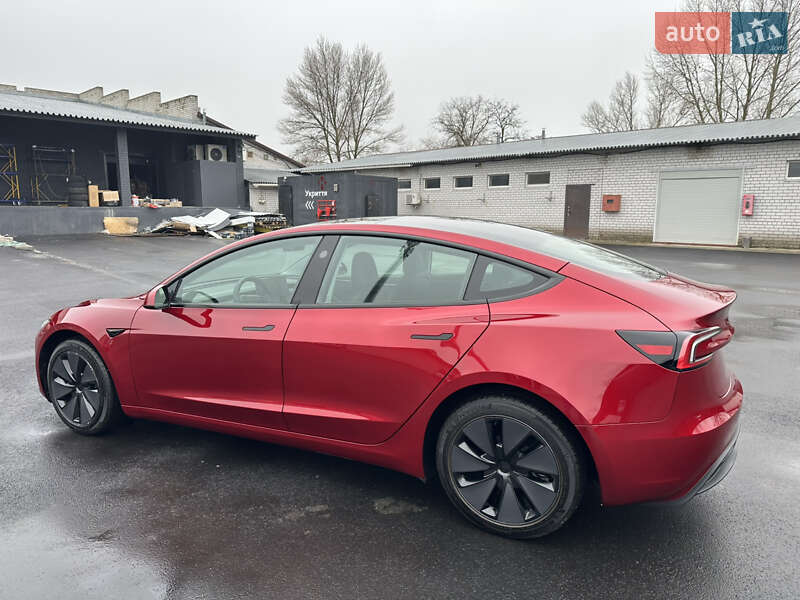 Седан Tesla Model 3 2024 в Дніпрі