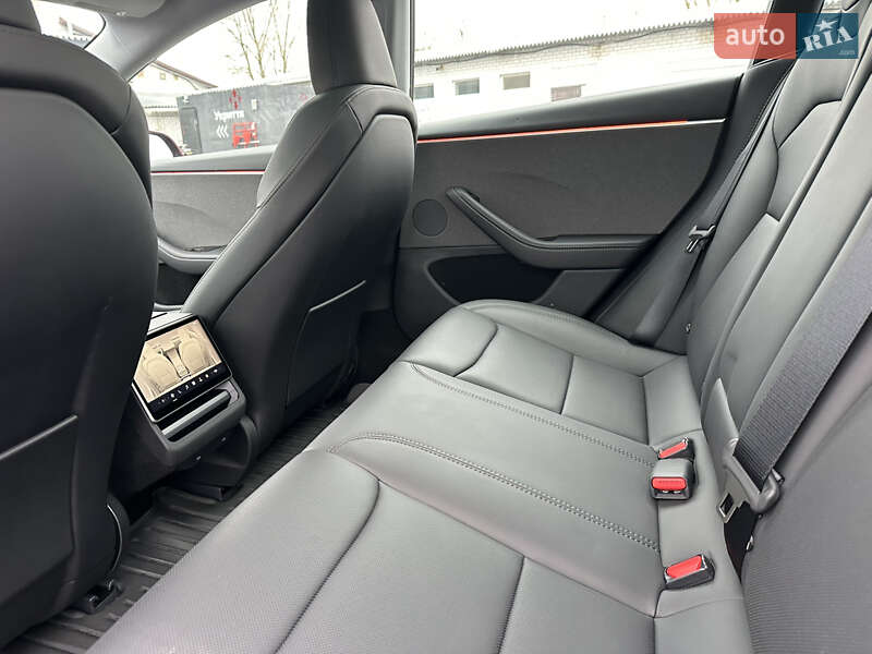 Седан Tesla Model 3 2024 в Дніпрі