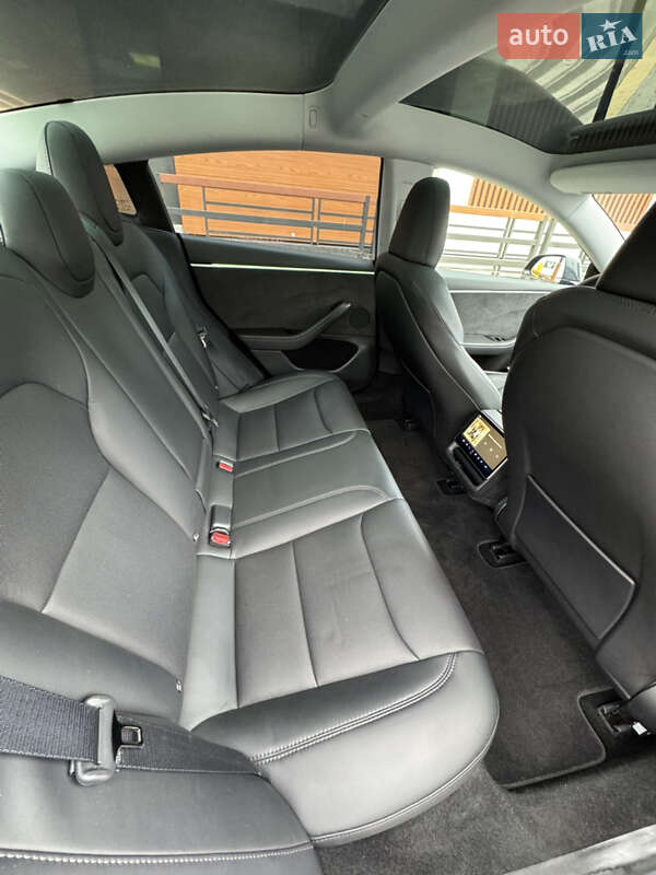 Седан Tesla Model 3 2024 в Белой Церкви