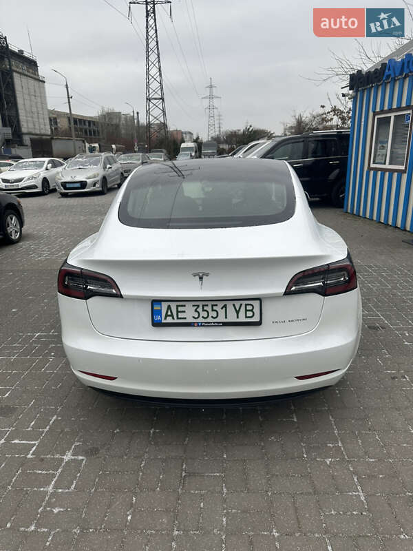 Седан Tesla Model 3 2021 в Днепре