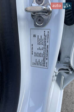 Седан Tesla Model 3 2024 в Острозі фото 23 Седан Tesla Model 3 2024 в Острозі