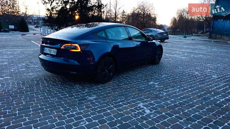 Седан Tesla Model 3 2022 в Луцке