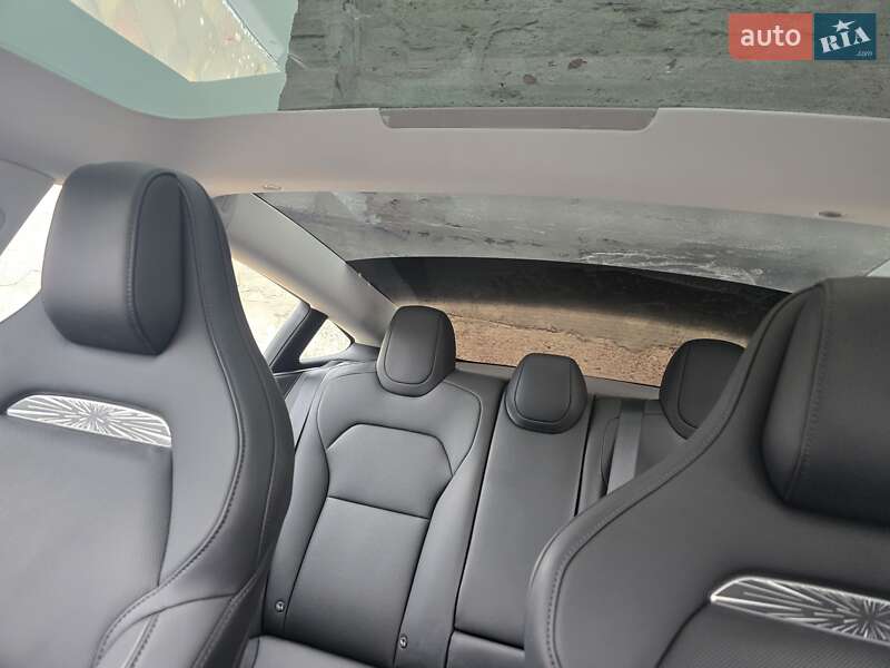 Седан Tesla Model 3 2024 в Києві фото 18 Седан Tesla Model 3 2024 в Києві