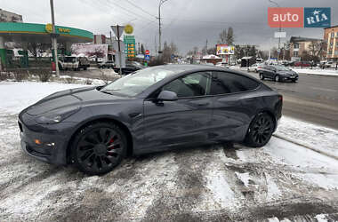 Седан Tesla Model 3 2021 в Вышгороде