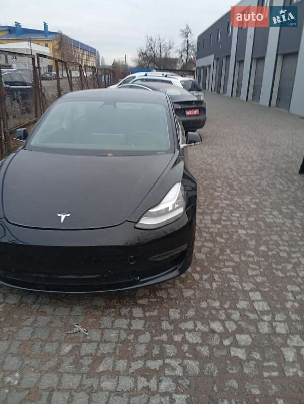 Седан Tesla Model 3 2019 в Буче фото Седан Tesla Model 3 2019 в Буче