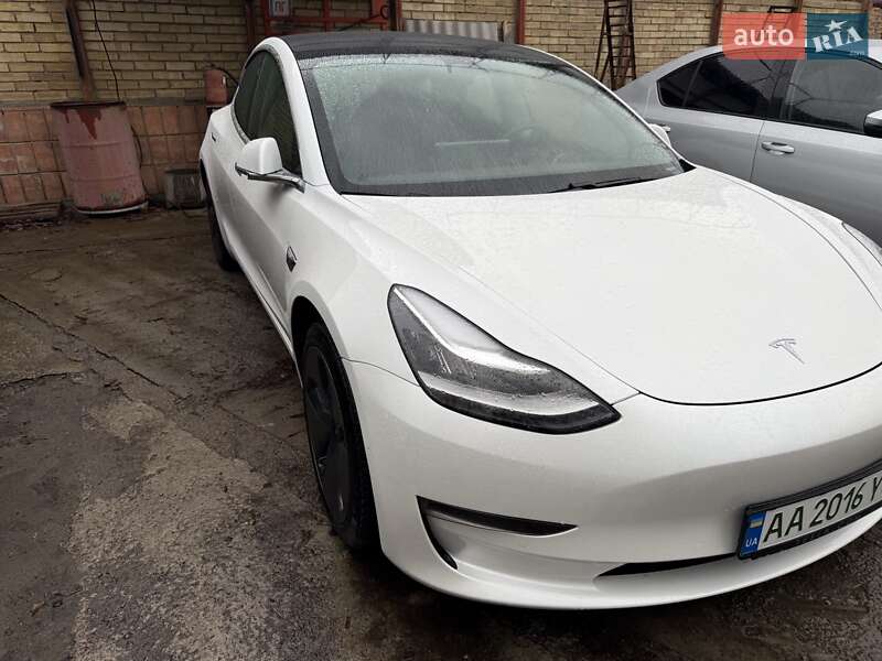 Седан Tesla Model 3 2020 в Киеве