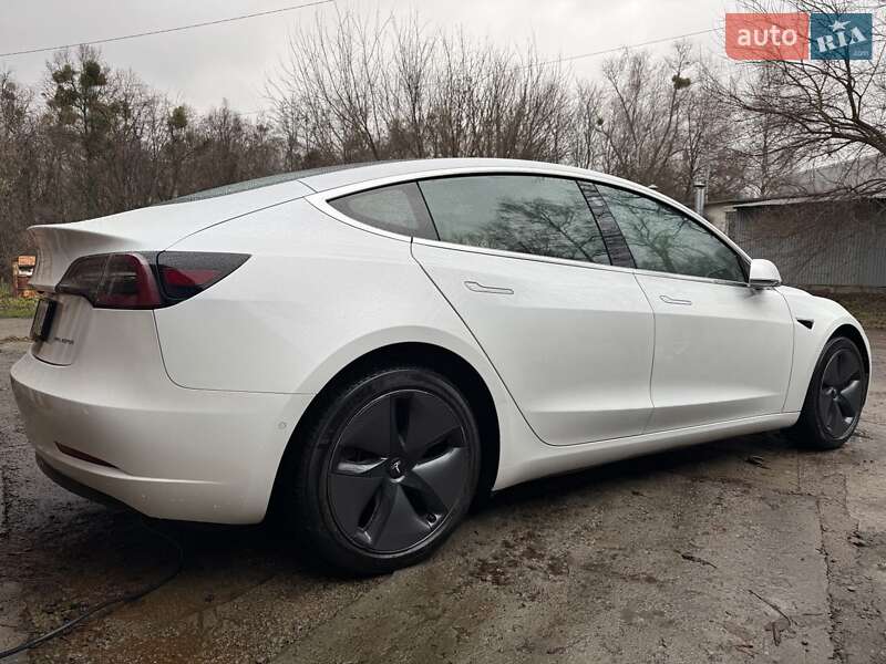 Седан Tesla Model 3 2020 в Киеве