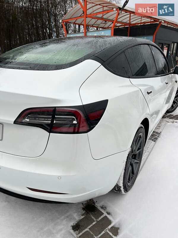 Седан Tesla Model 3 2019 в Житомире