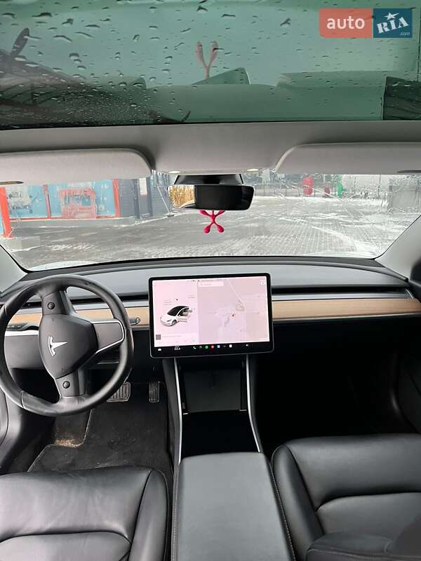 Седан Tesla Model 3 2019 в Житомире