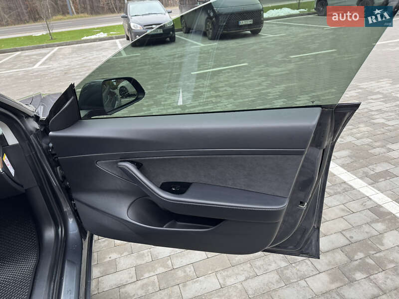 Седан Tesla Model 3 2019 в Києві