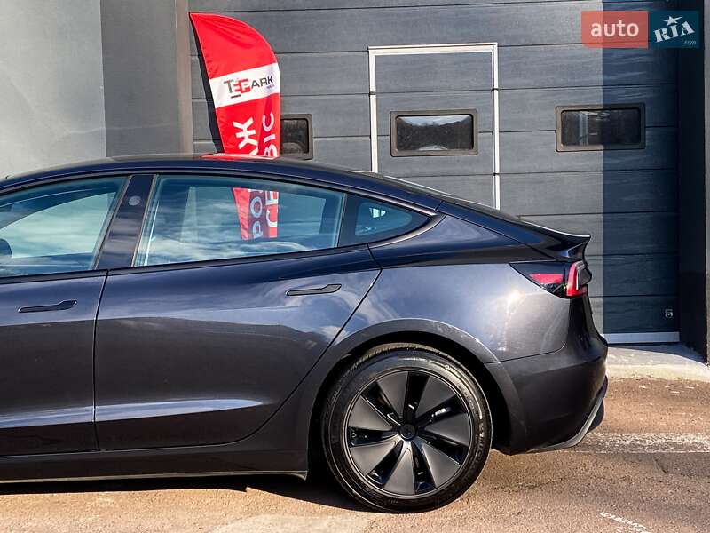 Седан Tesla Model 3 2024 в Києві