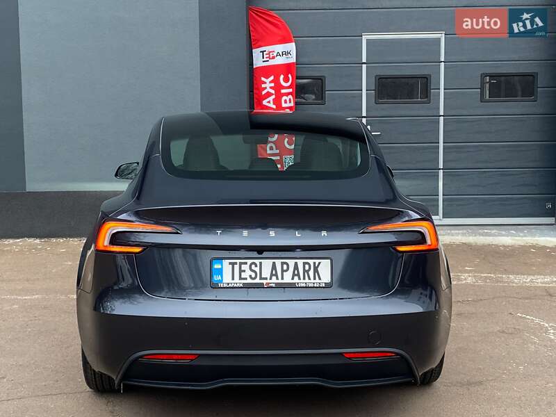 Седан Tesla Model 3 2025 в Киеве