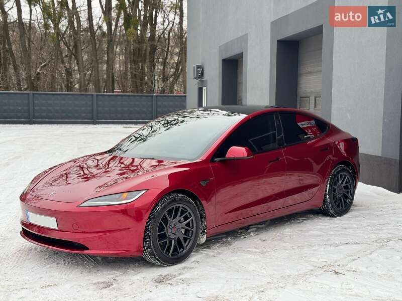 Седан Tesla Model 3 2024 в Киеве