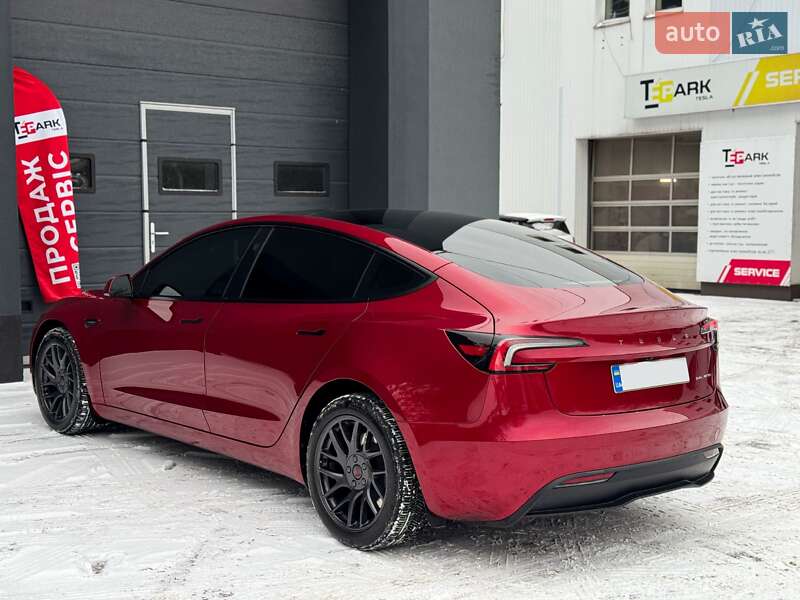 Седан Tesla Model 3 2024 в Киеве